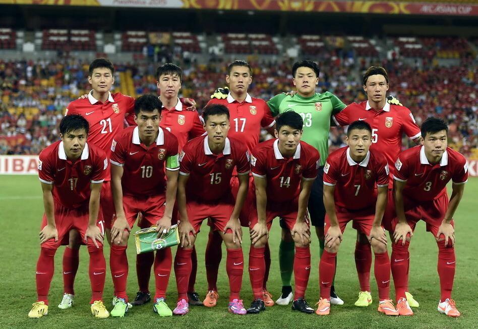 这套首发如何?国足上次赢沙特在2015年,于海任意球折射一剑封喉