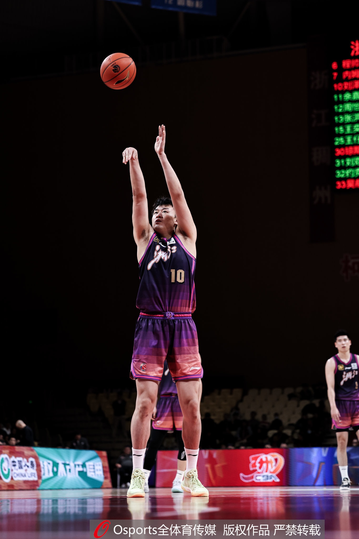 高效替补!刘泽一13投7中&罚球4中3得18分7板 得分并列全队最高